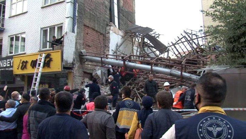 Malatya'da kendiliğinden yıkılan bina